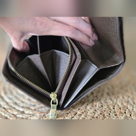 Louis Vuitton Damier Ebene Portefeuille Tresor Wallet - Picture 4 of 10